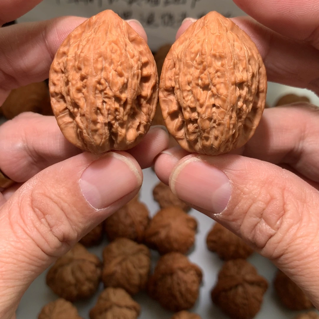 文玩核桃把件火龙鸡心手捻