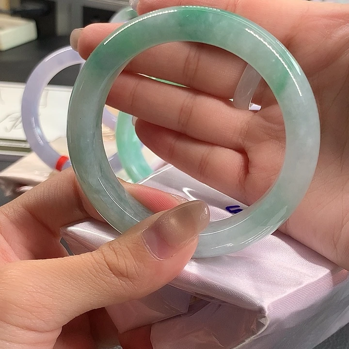 翡翠未镶嵌手镯54圈口