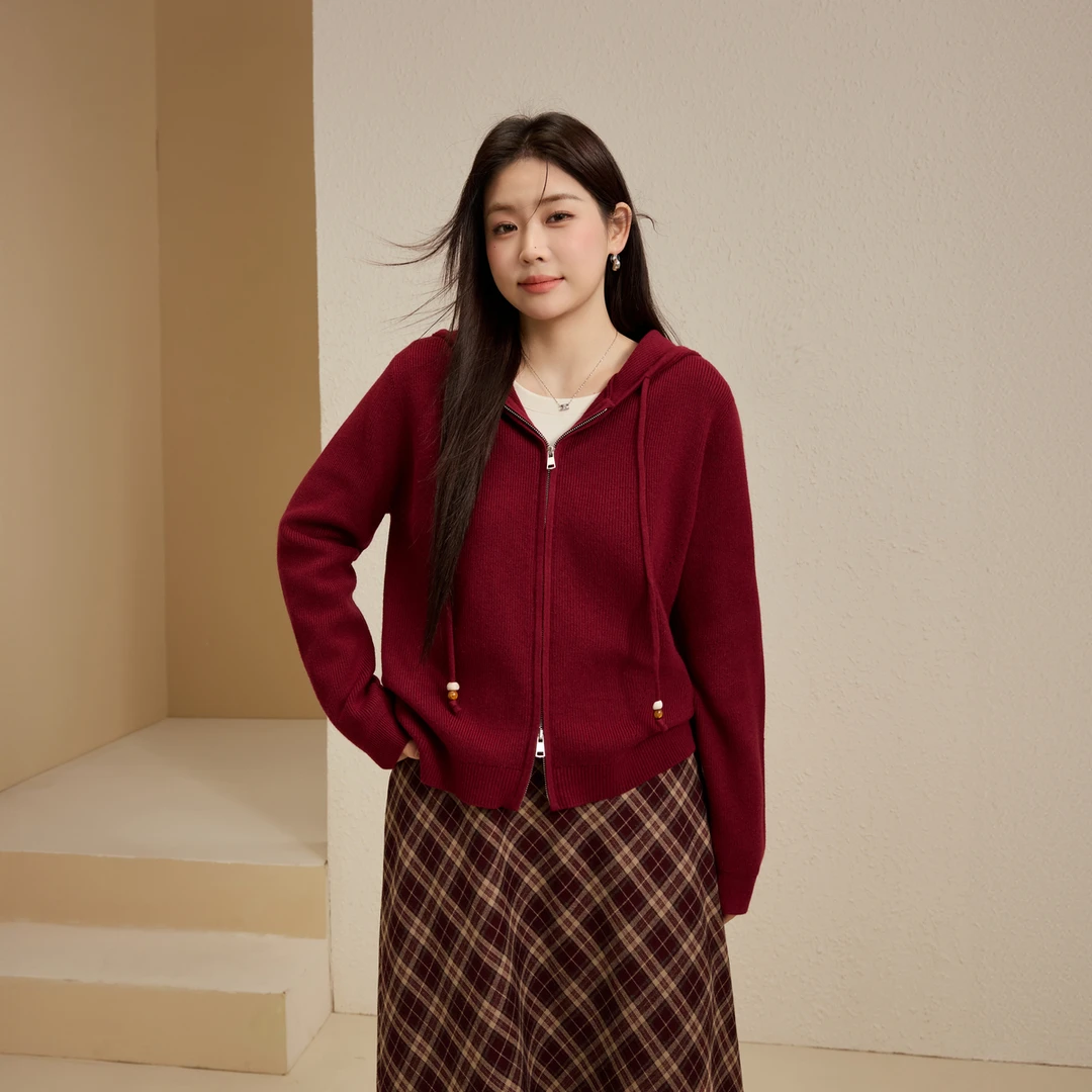 【追风日记】纤莉秀W大码女装流光风显瘦连帽软糯针织开衫QK3635