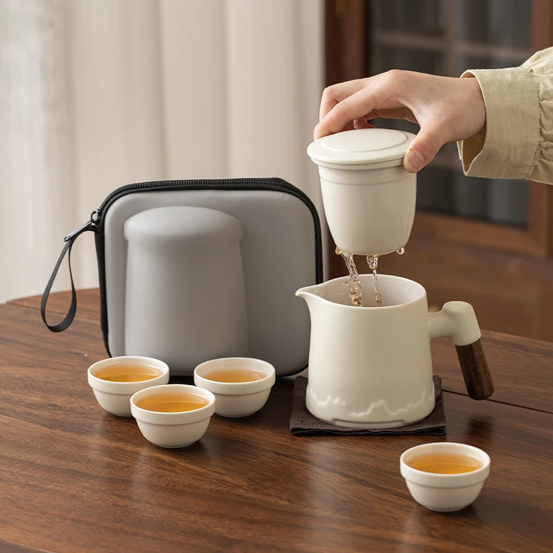 奶油白便携式旅行包套装一壶四杯户外露营车载快客杯泡茶壶商务杯