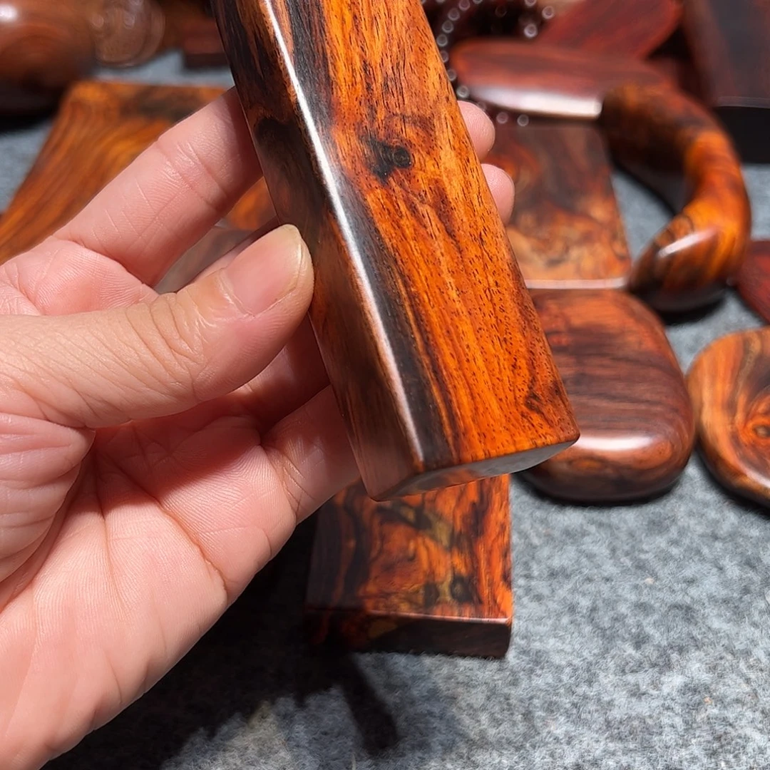 隔***帅交趾黄檀（大红酸枝）