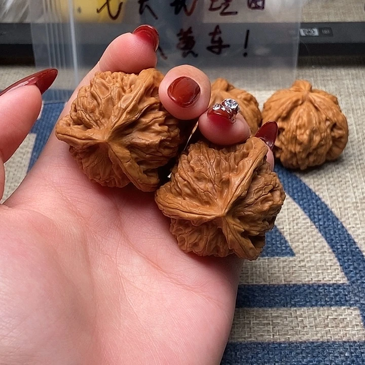 文玩核桃把件金***娃宫灯正奔
