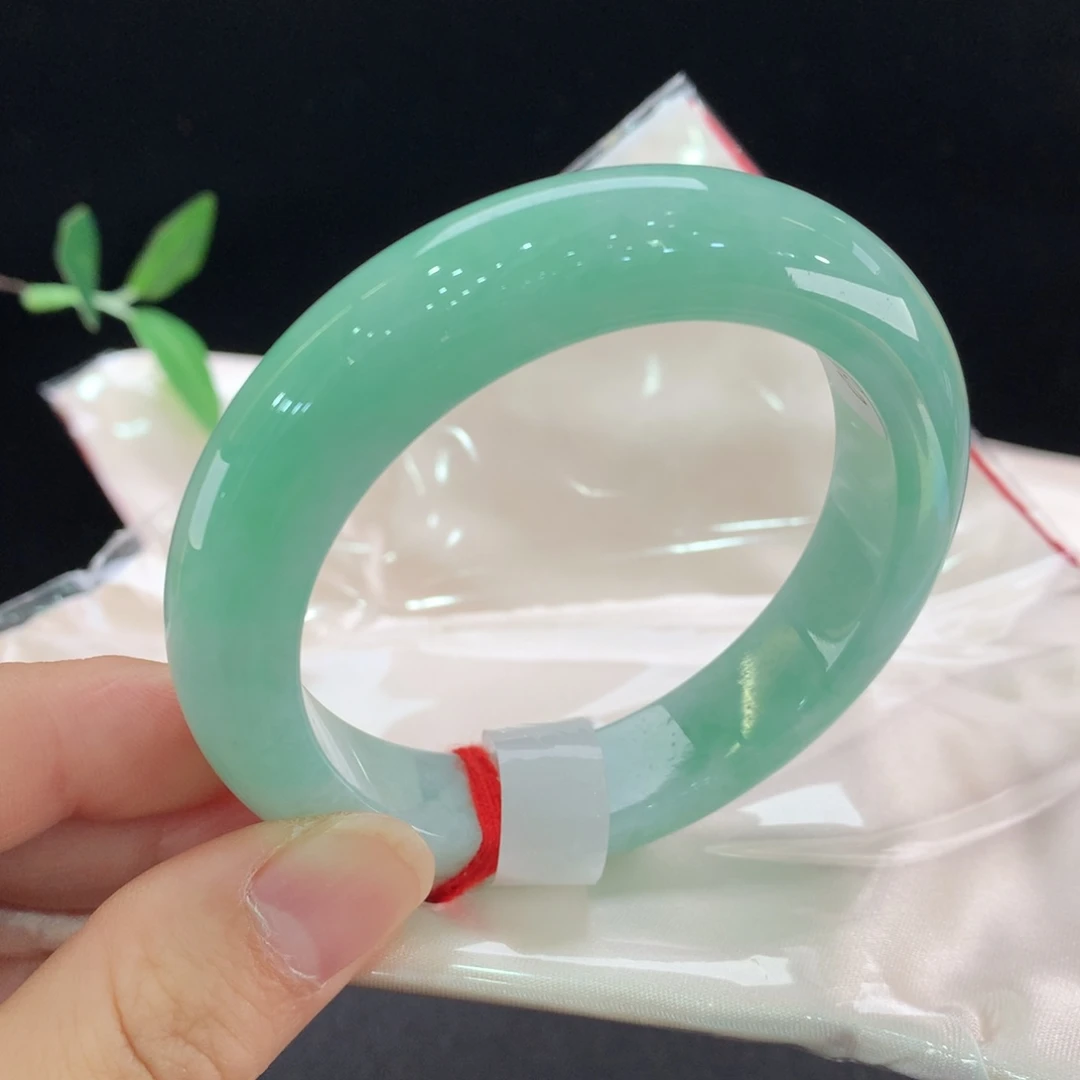 翡翠未镶嵌手镯0486