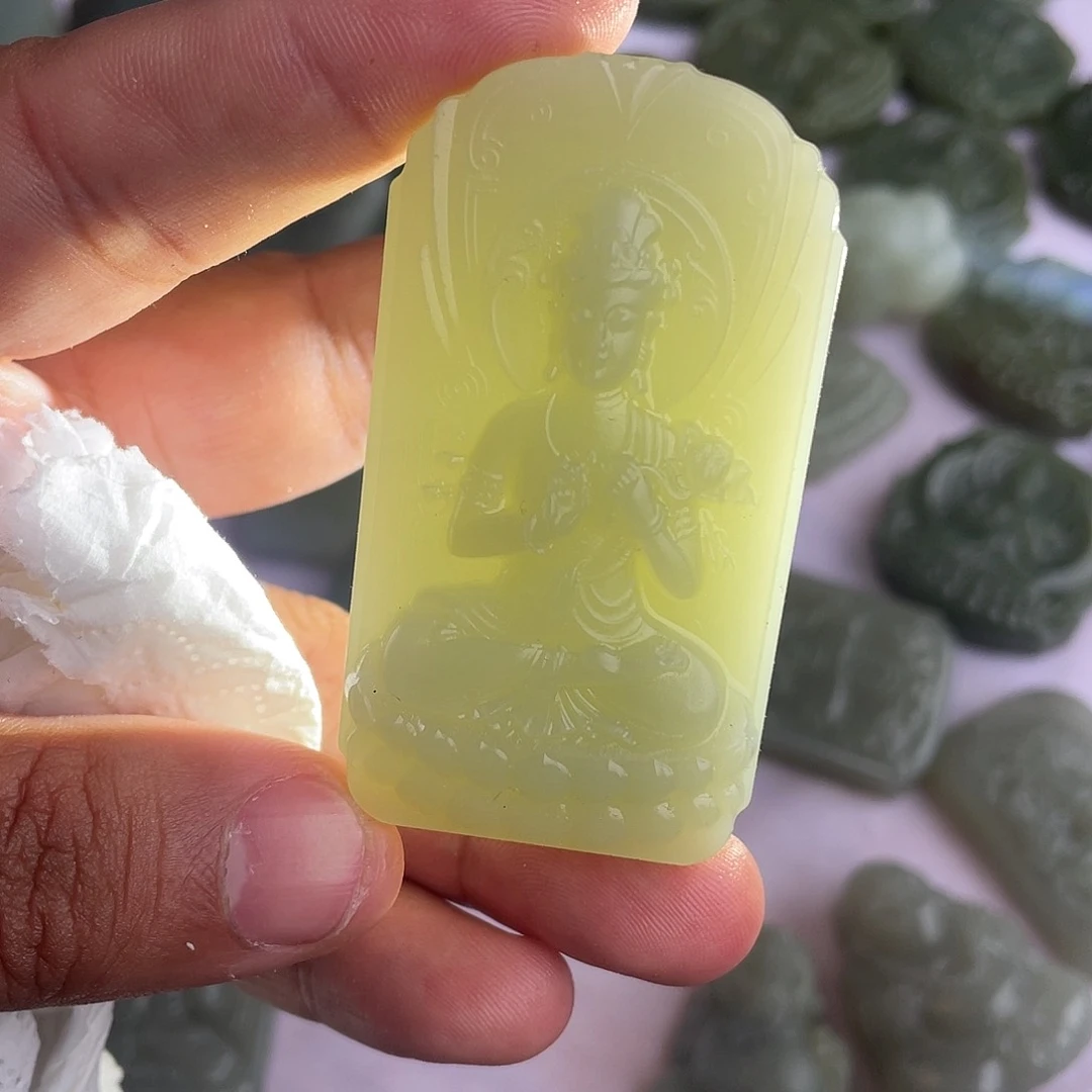 未镶嵌和田玉（糖玉）挂件