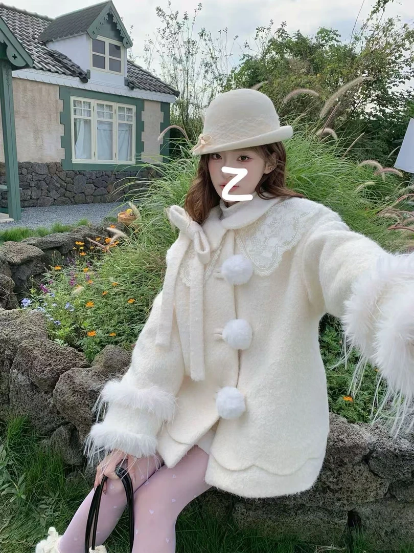 2025冬新款洋气超好看千金风夹棉绣花毛呢外套女