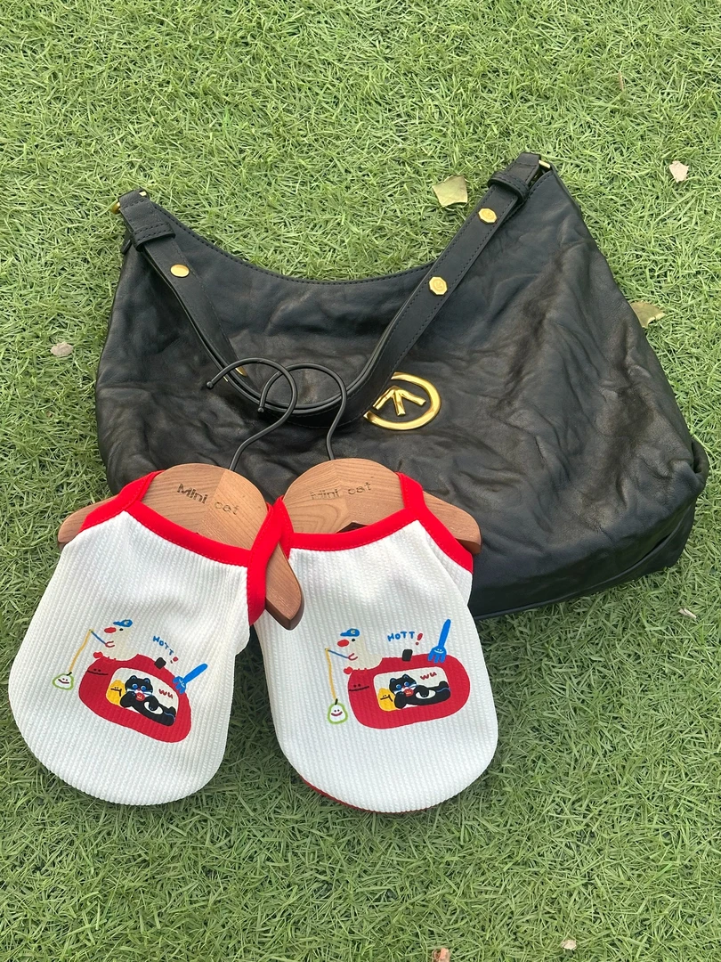 Mini Cat原创<爱吃苹果的猫>猫狗春夏薄款服装小型犬可爱舒适吊带