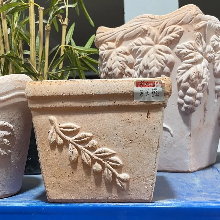 口18×15     手工花盆一个