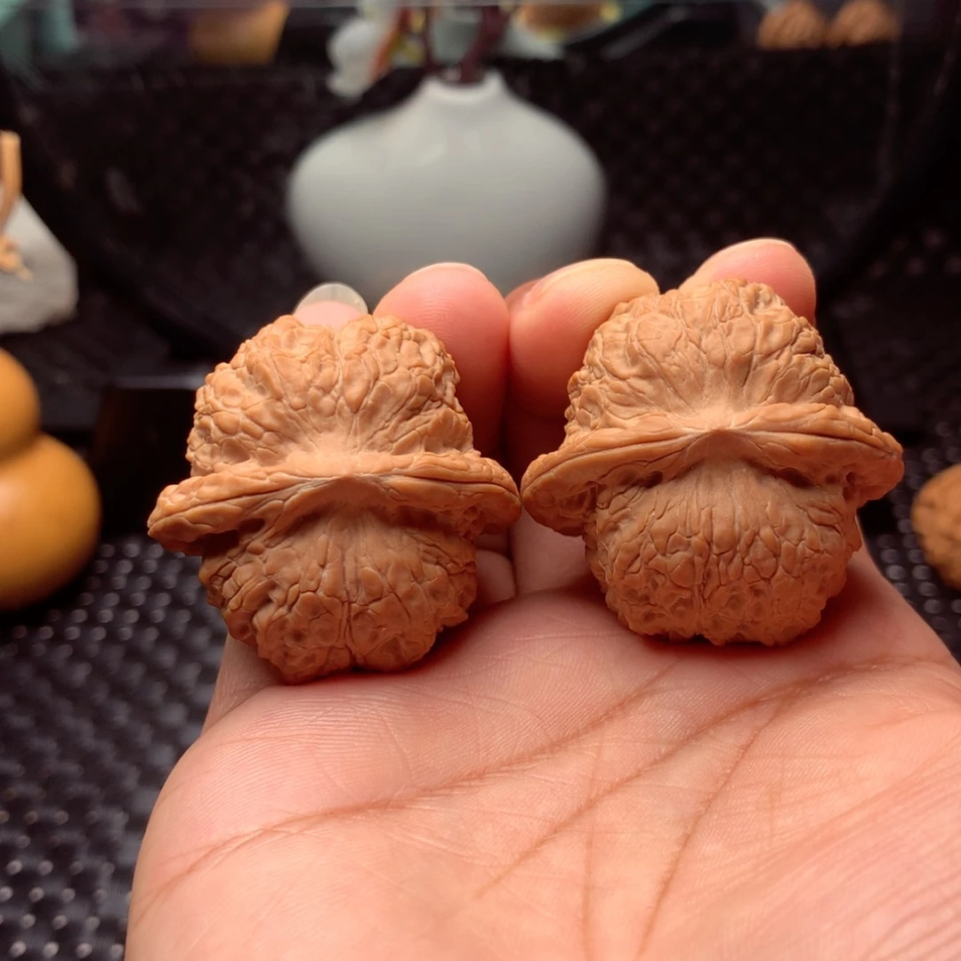 文玩核桃吊坠39血麒麟10号