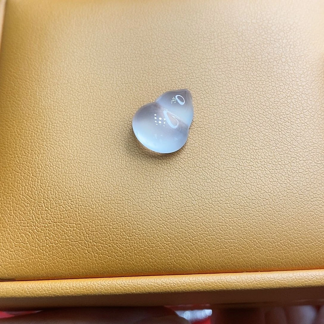 颈饰未镶嵌石英质玉