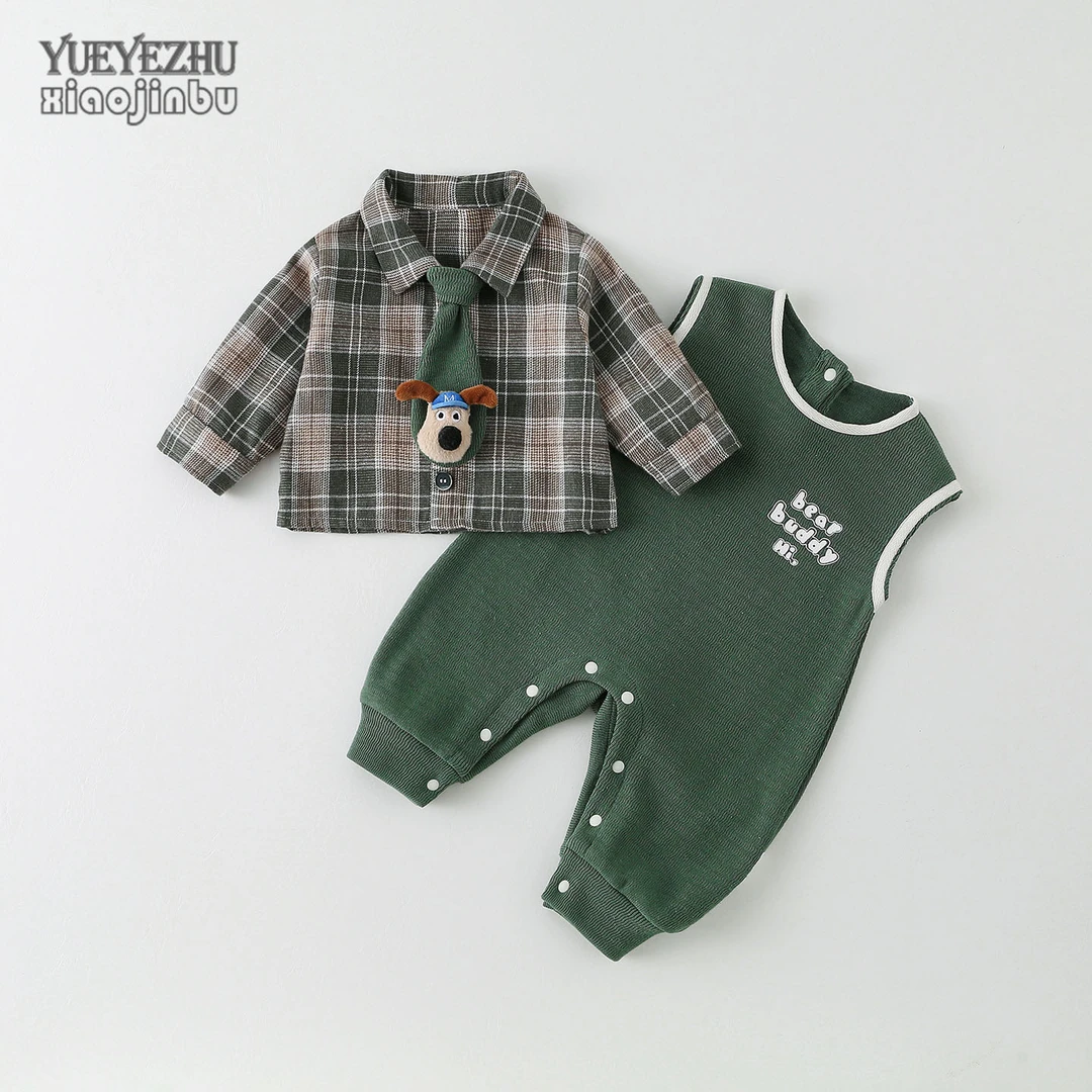 男宝宝秋装背带裤套装帅气婴儿衣服春秋格子卡通外出哈衣潮两件套
