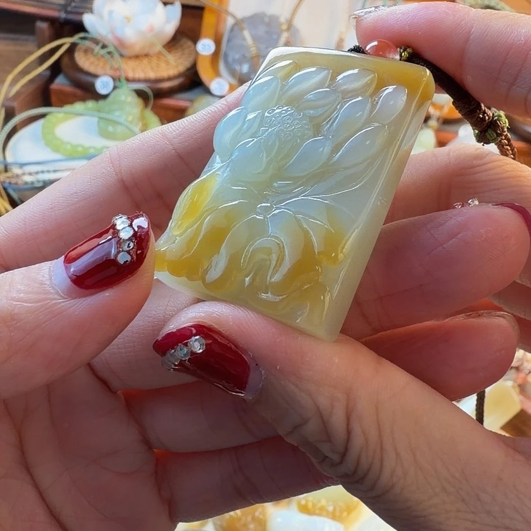颈饰未镶嵌和田玉