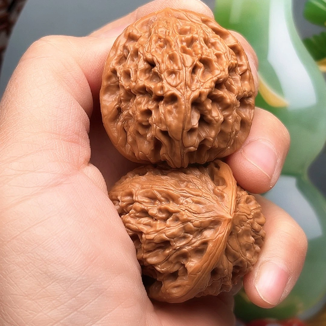 文玩核桃吊坠水龙纹