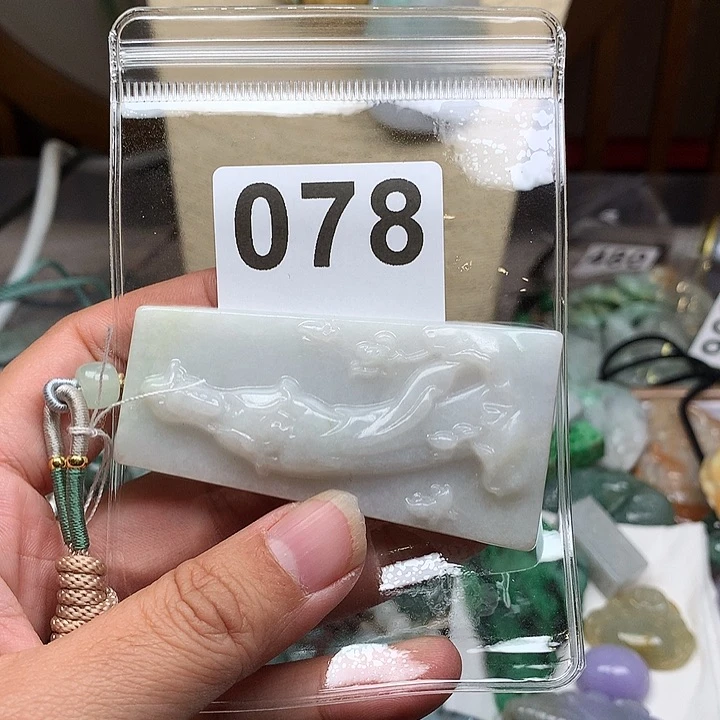 翡翠颈饰未镶嵌用****0翡翠