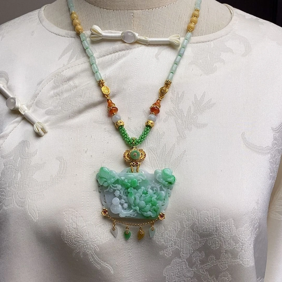 翡翠颈饰未镶嵌天然