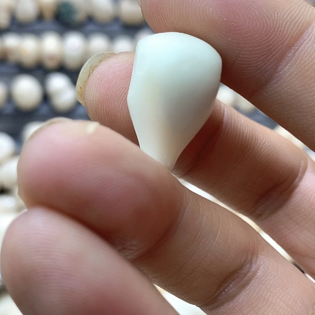 快***辛菩提根/象牙果吊坠