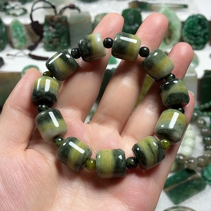 独山玉未镶嵌吊坠