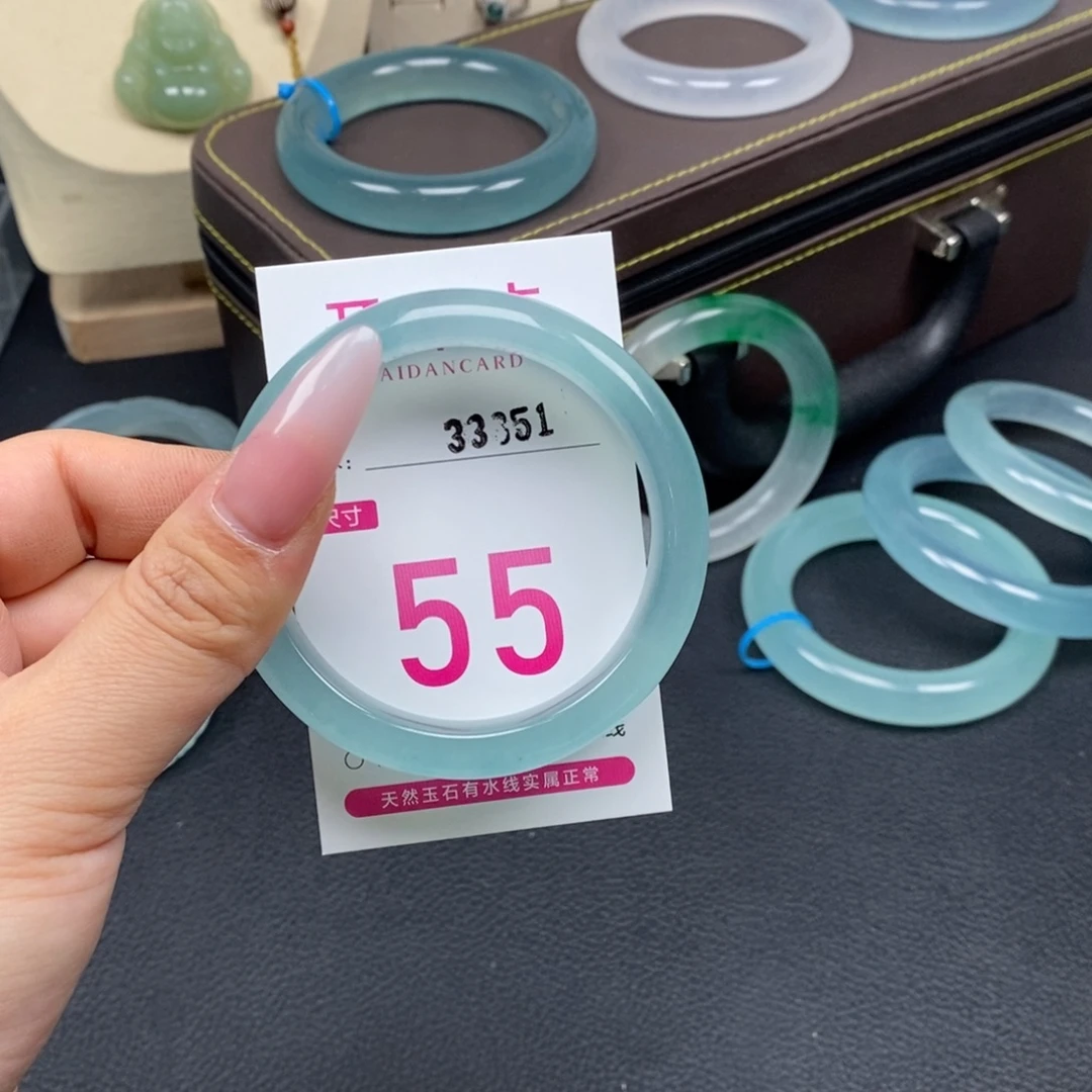 蟹***钳石英质玉未镶嵌手镯