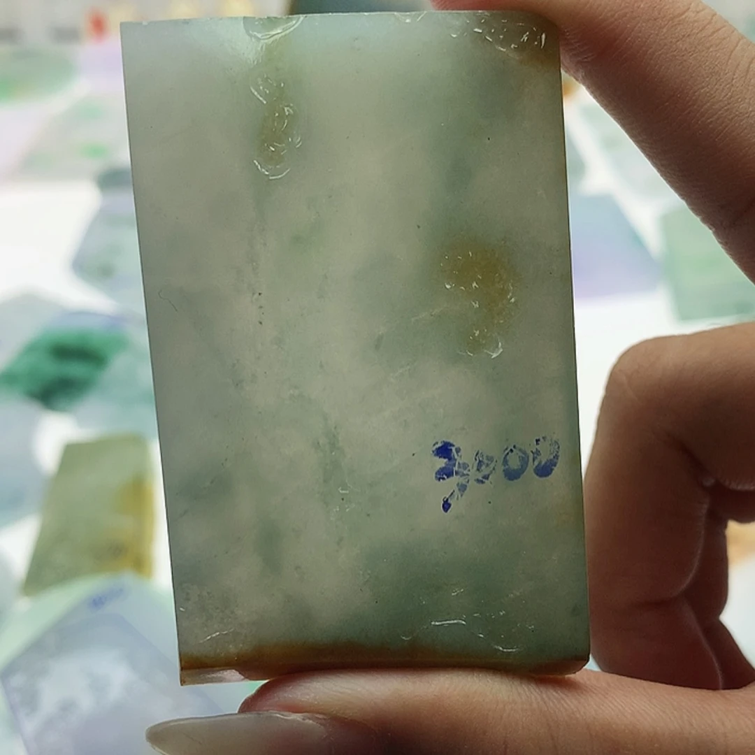 【闪购商品】定制翡翠未镶嵌荧**?