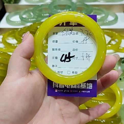:***乐岫玉未镶嵌手镯岫玉未镶嵌手镯