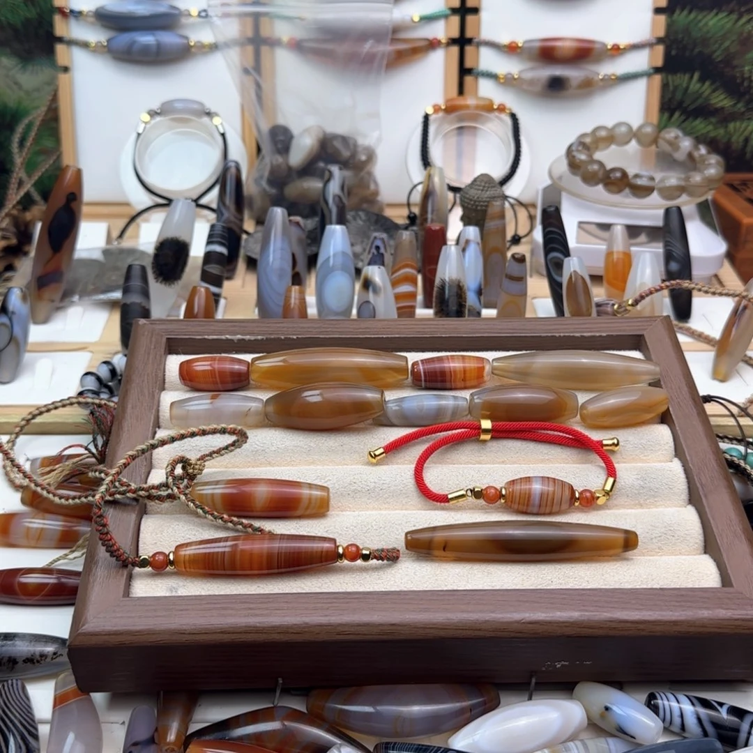 玛瑙/玉髓颈饰未镶嵌郭*筒