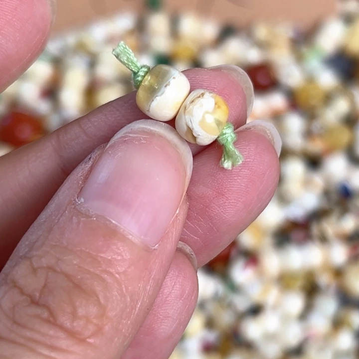 未镶嵌蜜蜡裸石7.0mm一对