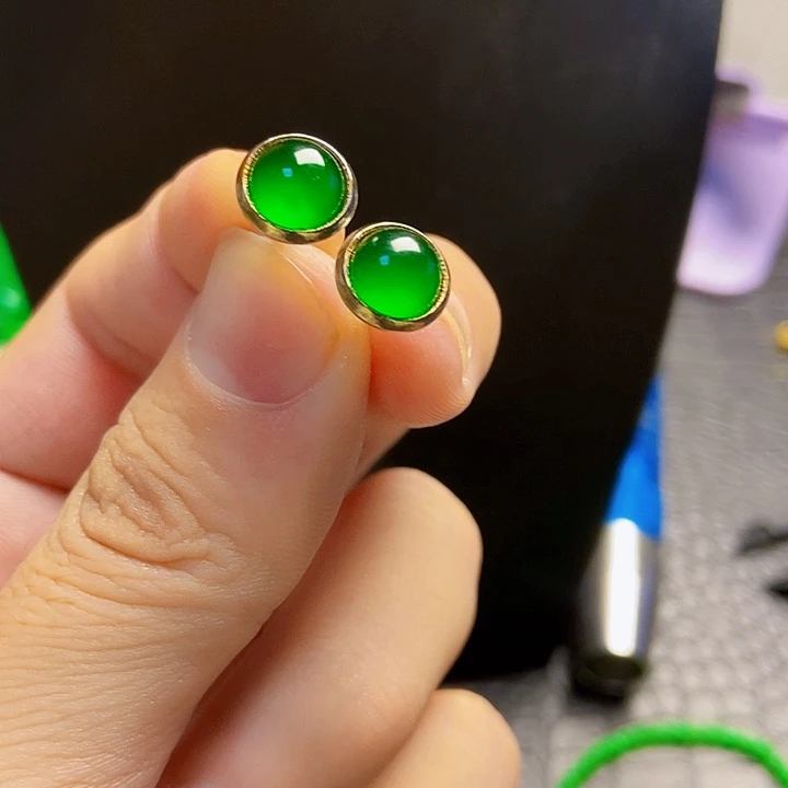 翡翠14K金镶嵌颈饰