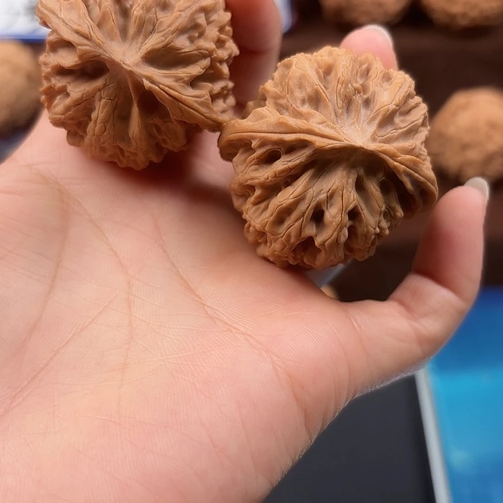 蓬***展文玩核桃吊坠苹果