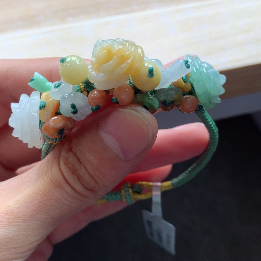 翡翠未镶嵌颈饰吊坠