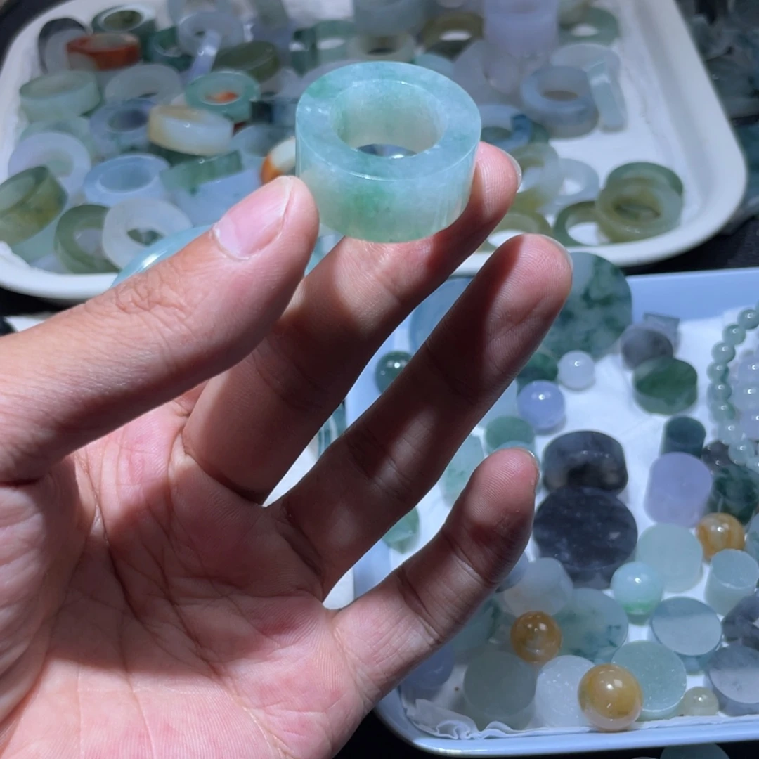 定制翡翠未镶嵌天然翡翠