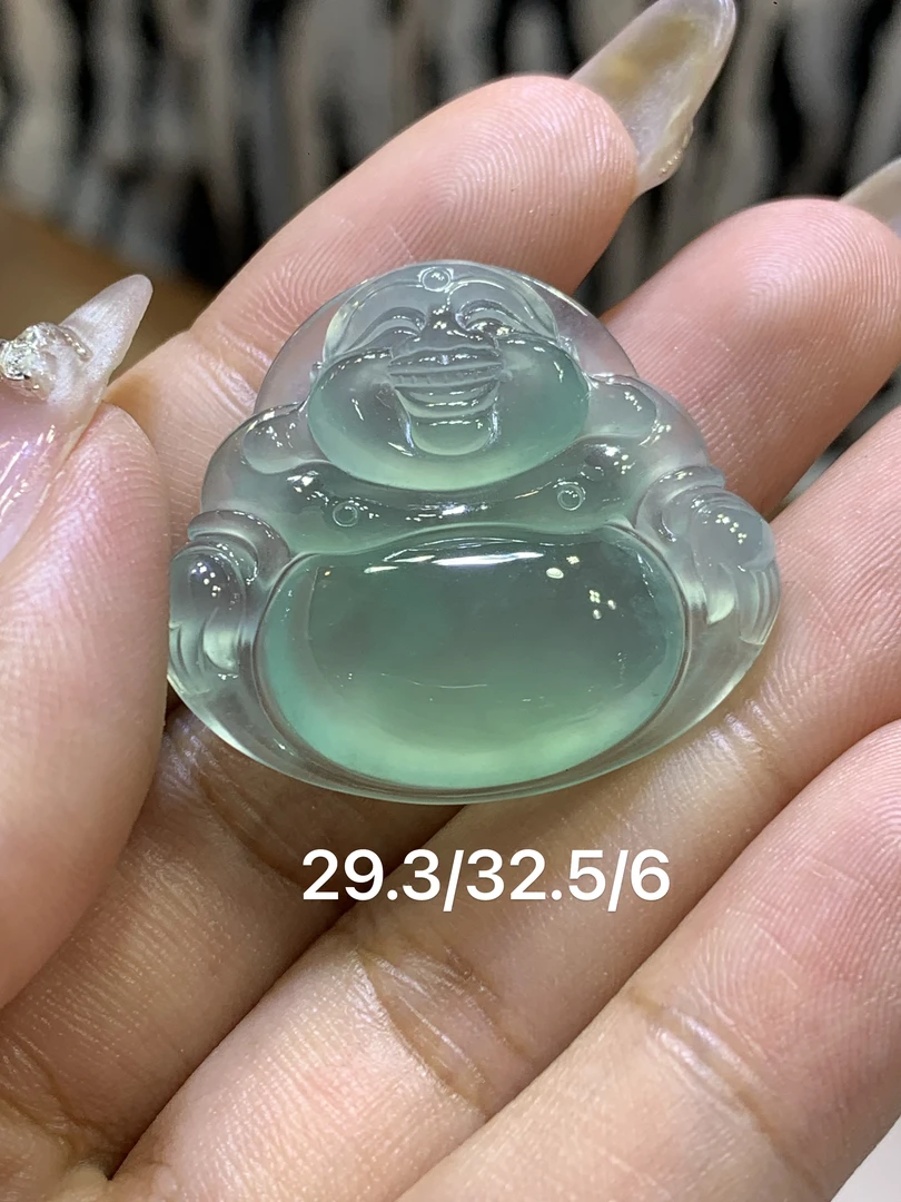 缅甸天然翡翠A货，冰晴绿佛，底干净细腻种水超好，体型一流，