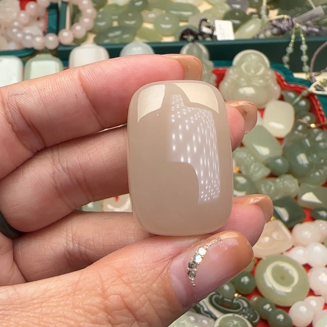 和田玉颈饰未镶嵌吉*