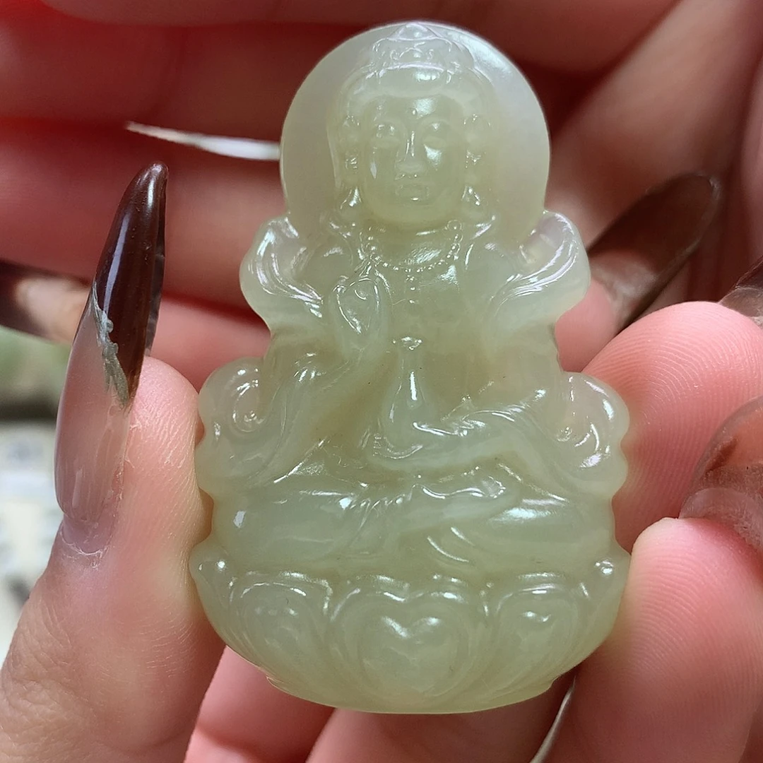 ㉨****和田玉未镶嵌颈饰