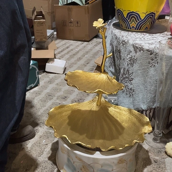 陶瓷花瓶，茶杯茶具。