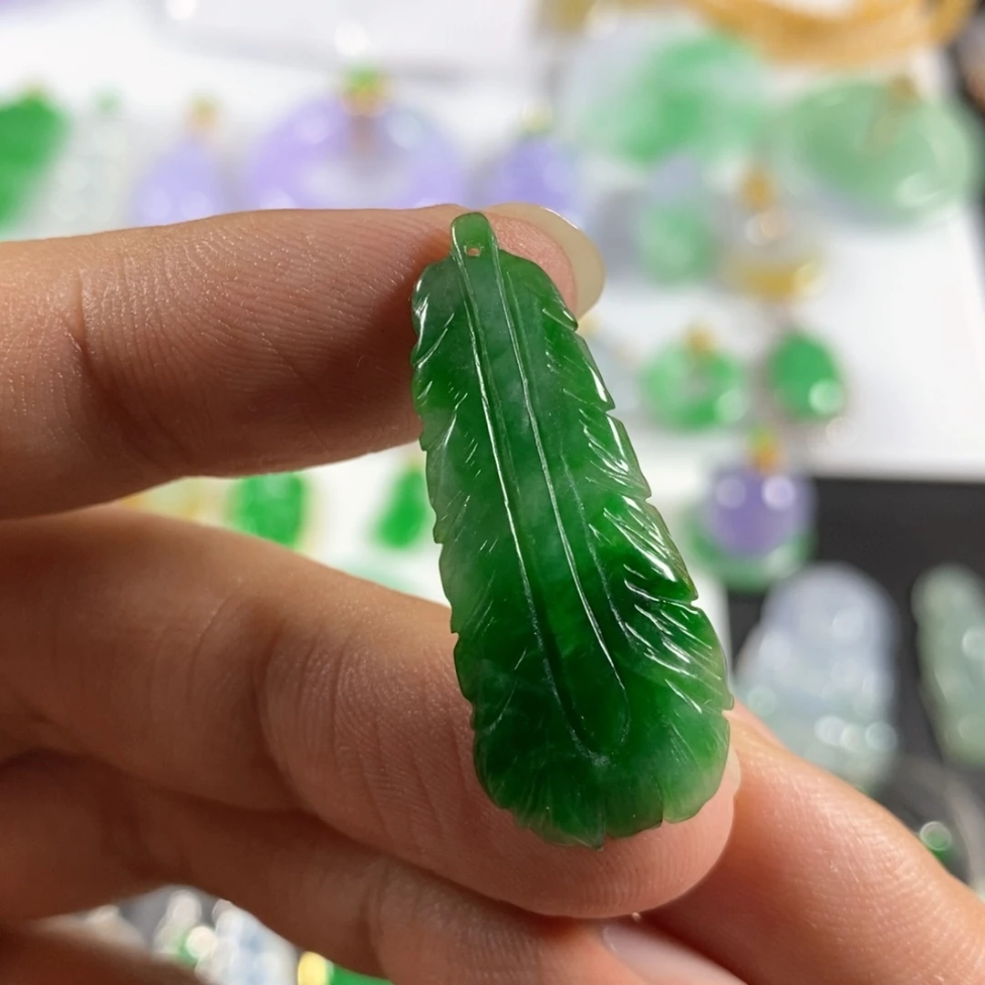 翡翠颈饰未镶嵌翡翠