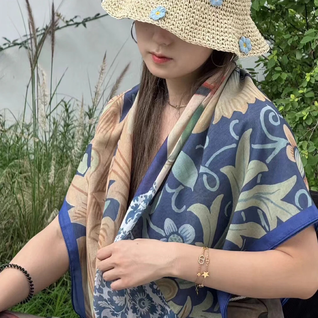 110防晒大丝巾百变夏季披肩法式复古印花方巾百搭围巾头巾