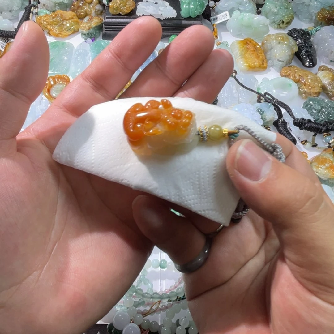 翡翠颈饰未镶嵌天然