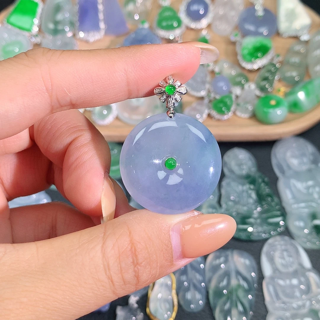 翡翠18K金镶嵌颈饰翡翠