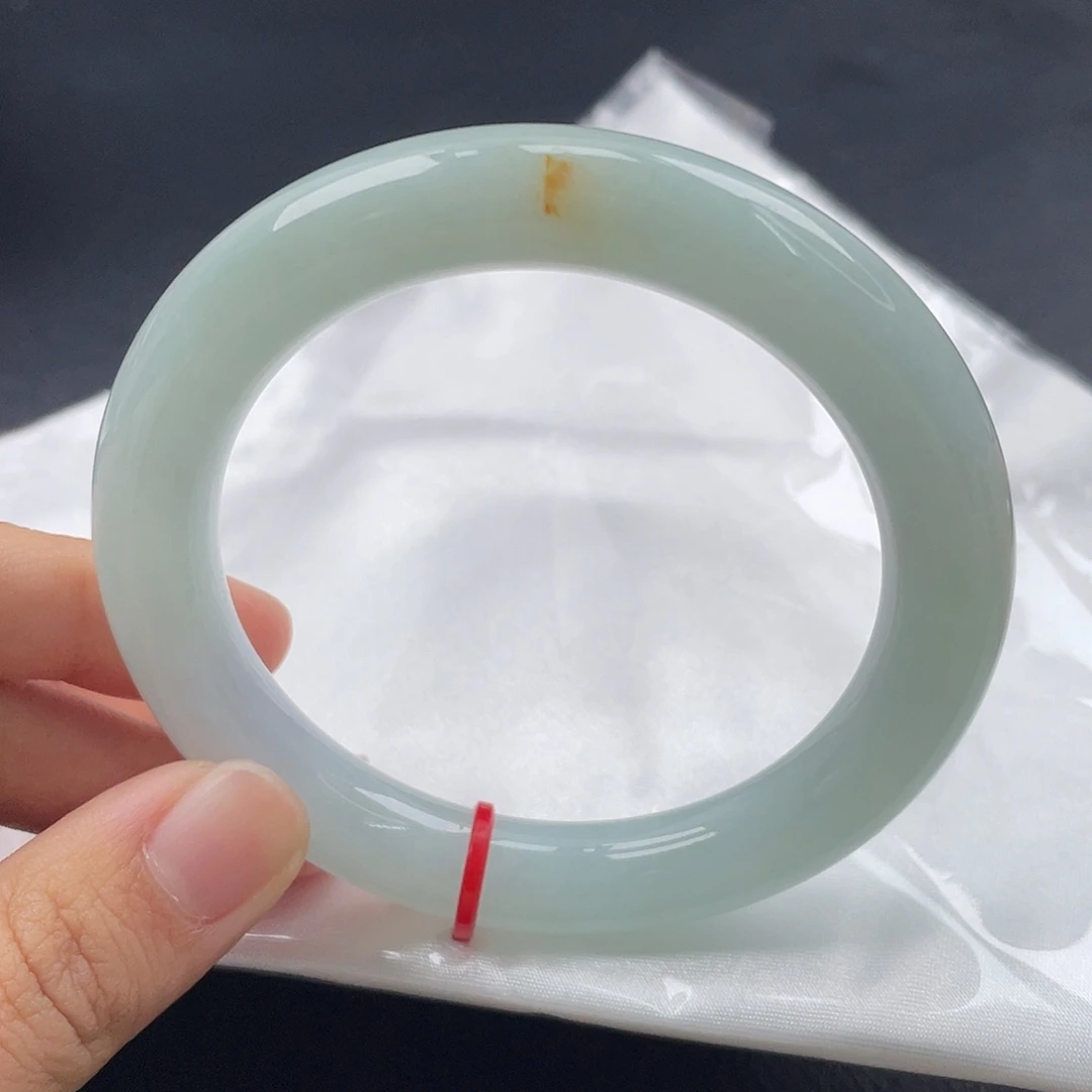 翡翠未镶嵌手镯（圆镯）57圈