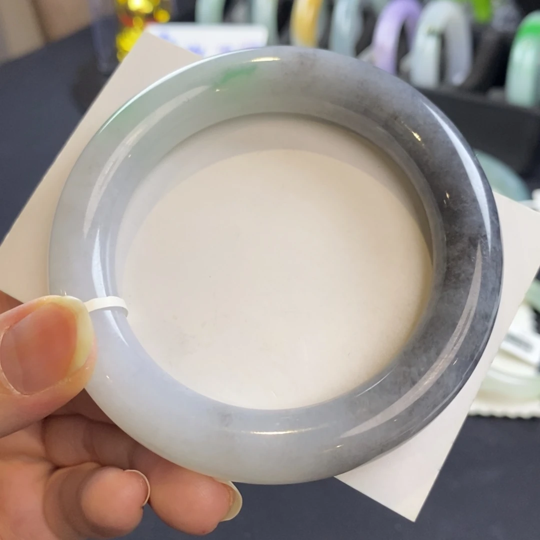 翡翠未镶嵌手镯半山水乌鸡56
