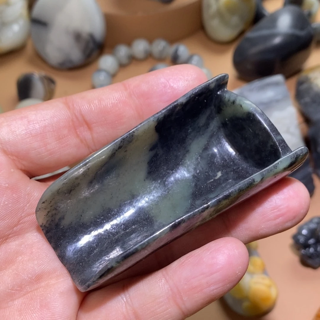 未镶嵌和田玉摆件