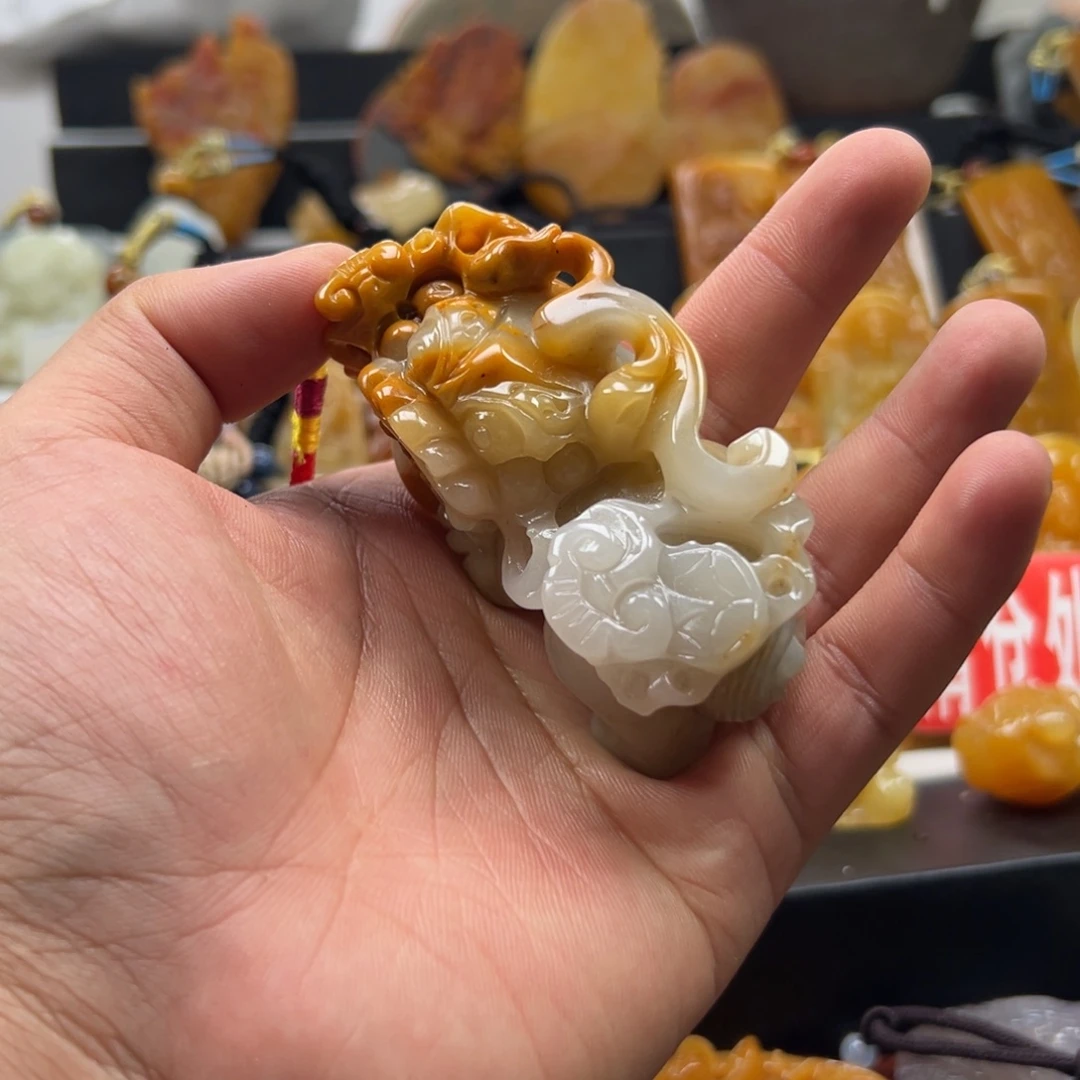 石英质玉（黄龙玉）未镶嵌多选发其一