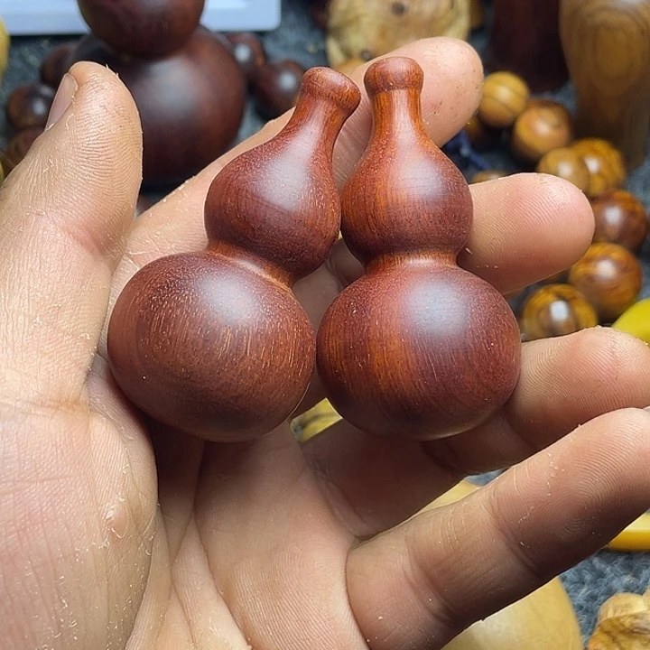 小叶紫檀手把葫芦