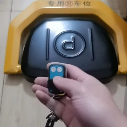 塑料遥控车位锁清仓处理