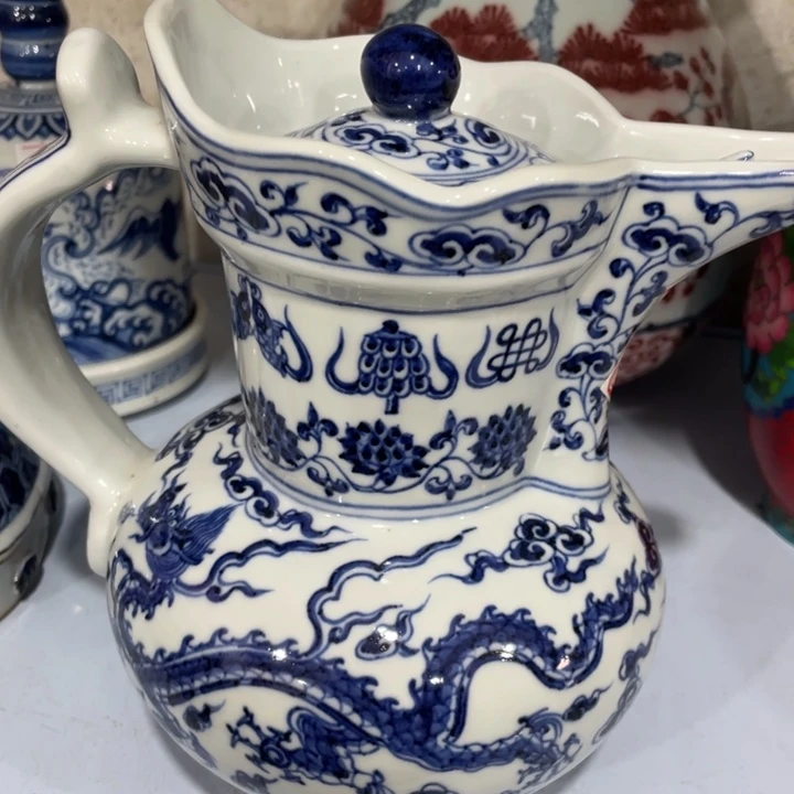 陶瓷琨青花瓷器一件