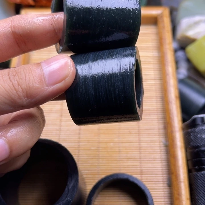 冰***梅和田玉未镶嵌手链