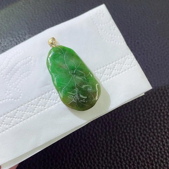 翡翠颈饰18K金镶嵌翡翠