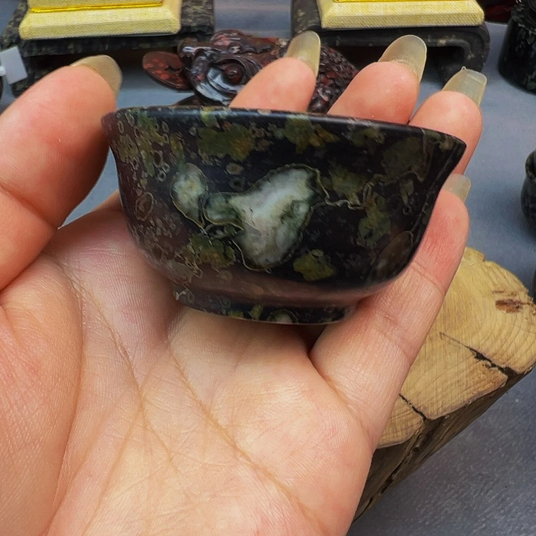 杨***士梅花玉品茗杯茶周边