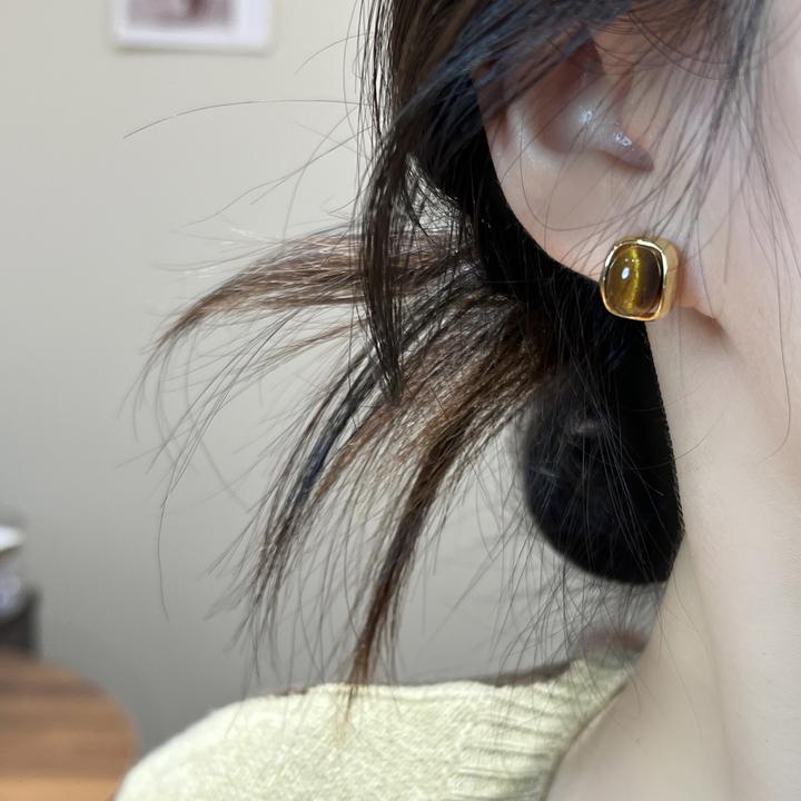 【黑糖饰品】秋季百搭美拉德猫猫石耳钉轻奢简约百搭耳环耳饰E1