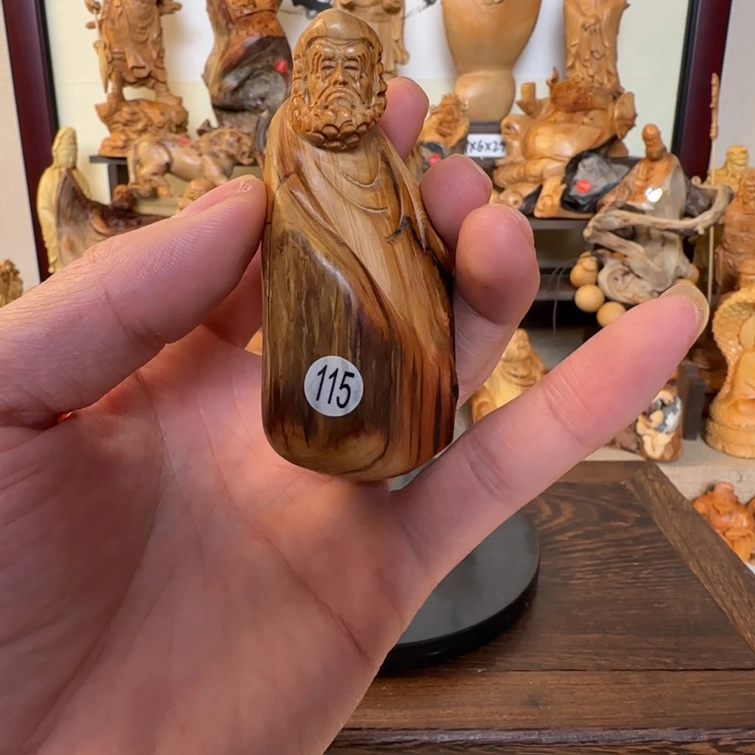 崖柏小木匠艺雕一物一拍