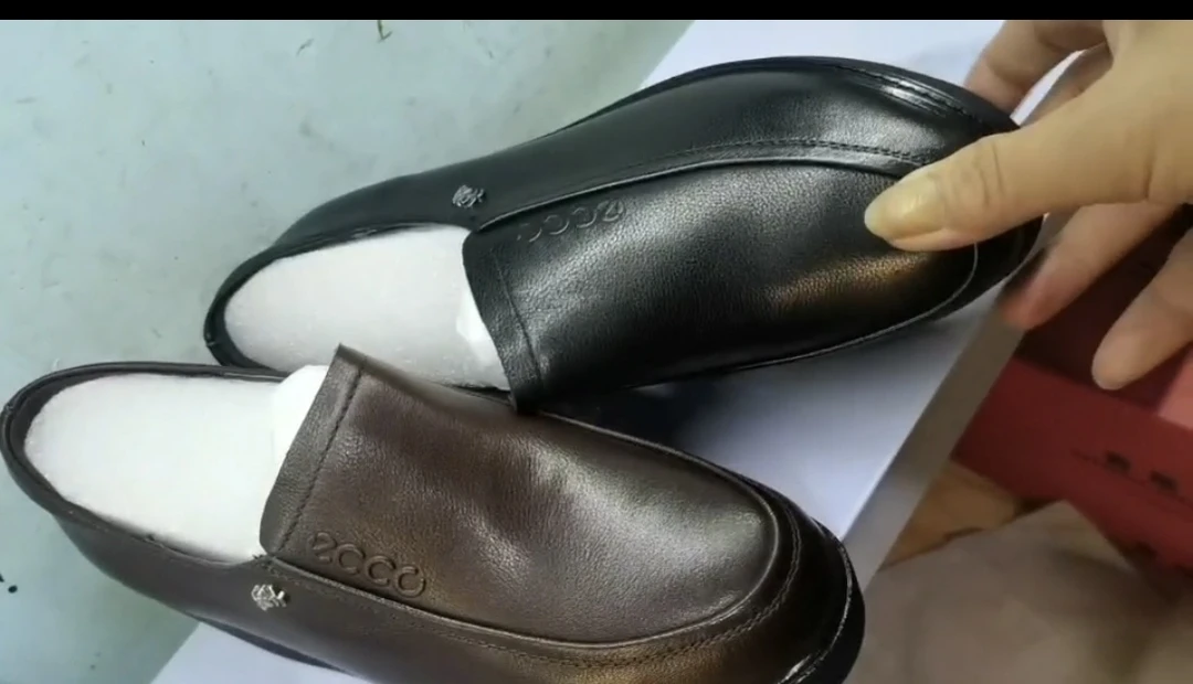 圆头休闲休闲风平跟防水休闲皮鞋时尚秋季黑色低帮厚底豆豆鞋舒适